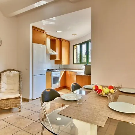 Residencial La Pontana Apartment *